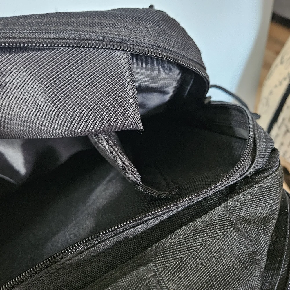 EUC SOC Sandpiper of California Black Convertible Laptop Bag/Backpack Combo